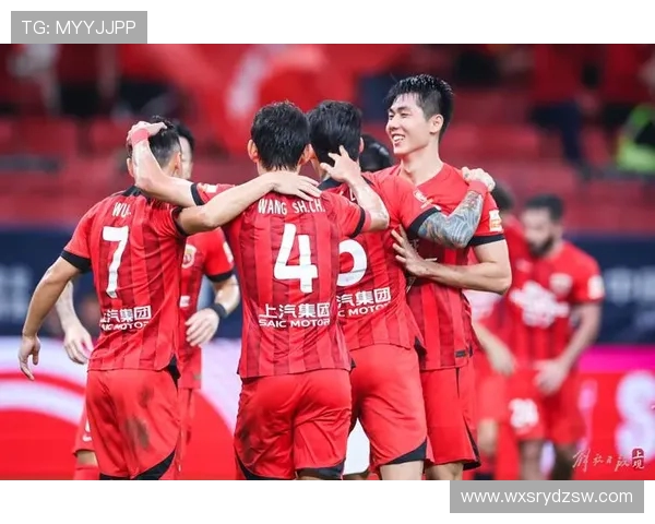 上海海港全力备战新赛季展望球队阵容调整与未来发展方向 上海海港全力备战新赛季展望球队阵容调整与未来发展方向