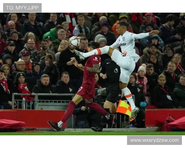 伯恩利与利物浦精彩对决全场录像回放及精彩瞬间分析 伯恩利与利物浦精彩对决全场录像回放及精彩瞬间分析